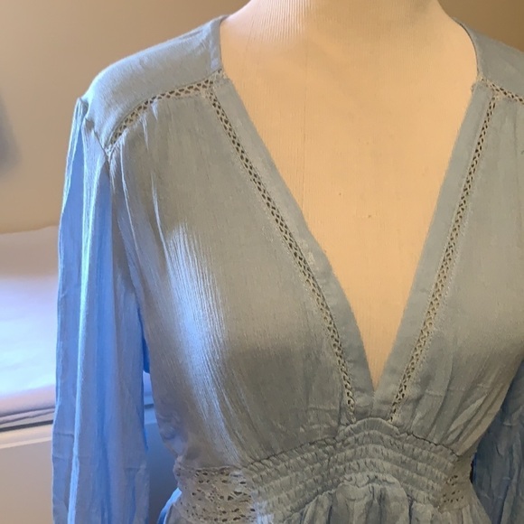 Tea & Cup long sleeved deep V lace waist top - Picture 2 of 10